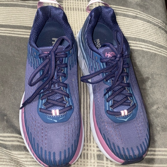 🌸Hoka One One Clifton 5 Women’s Athletic Running Shoes size 7 - Picture 1 of 6